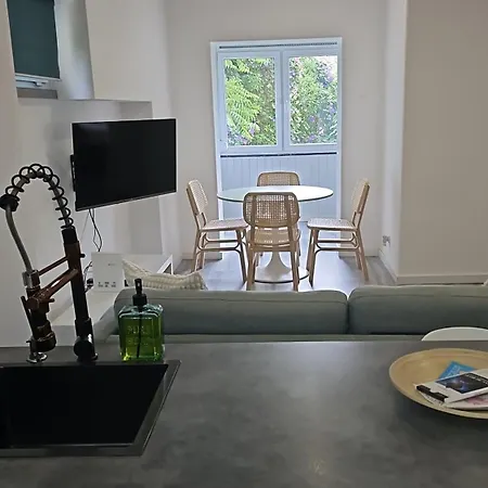 House Апартаменты *